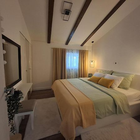 Apartman Pojine Gabonjin Екстериор снимка