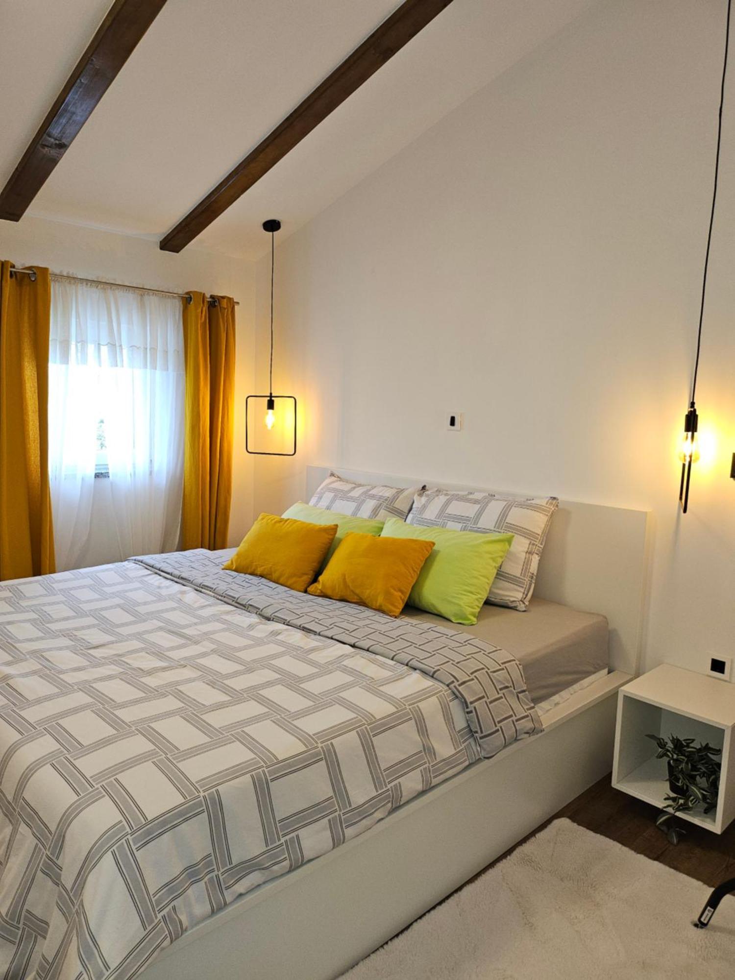Apartman Pojine Gabonjin Екстериор снимка